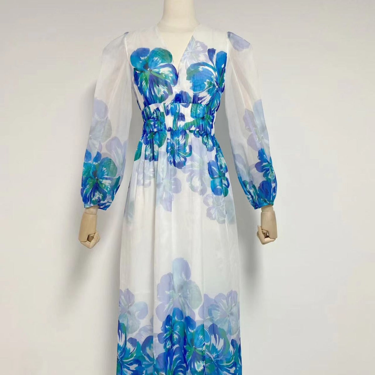 Women's Fashionable Printed V-Neck Long Dress With Puff Sleeves